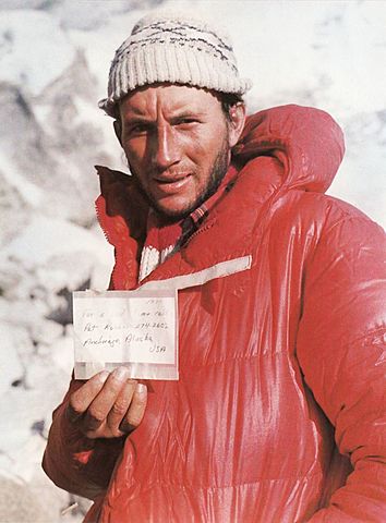 First invernal climb to the Everest
