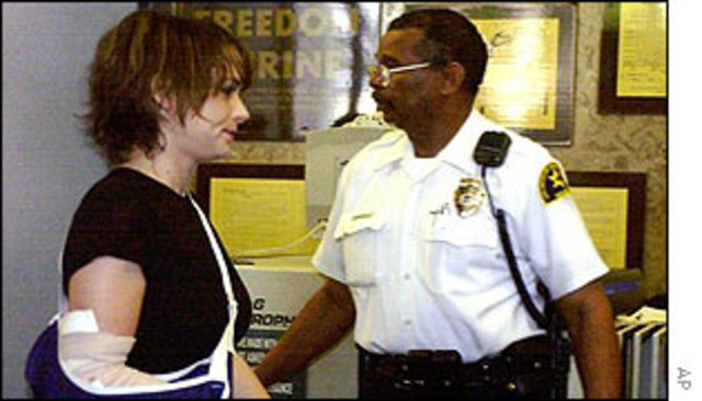 Winona debe enfrentar los cargos por robo