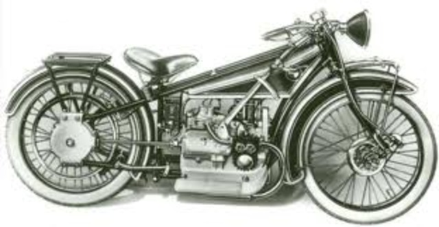 A racing version of the R 32 – the R 37 – is introduced. Also, the R 39 debuts and front brakes are added to the R 32.