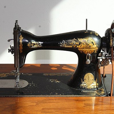Timeline: Maquina de coser singer antigua