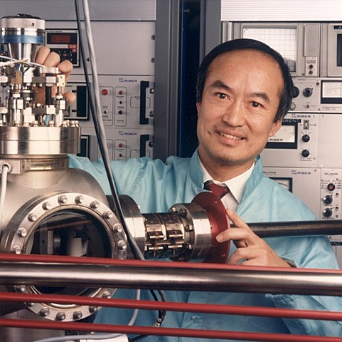 Альфред Чо и Джон Артур