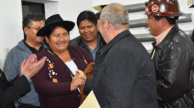 Gobierno, COB y organizaciones sociales firman acuerdo de pacificación