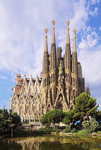 Antoni Gaudi - La Sagrada Familia
