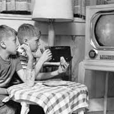 Timeline: LA TELEVISIÓN