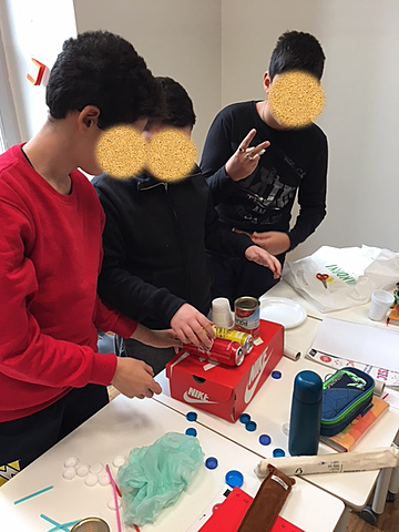 Realizzazione strumenti musicali dell'orchestra "I RICICLATI"