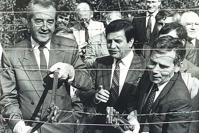 Der Eiserne Vorhang wird zerbrechlich