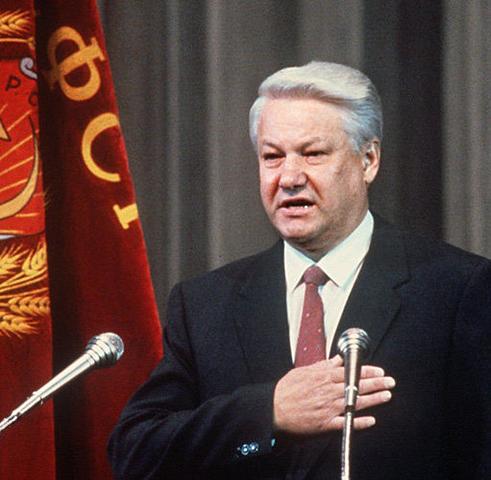 Die Sowjetunion löst sich auf.