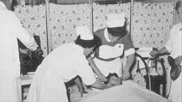 Primera practica del electroshock