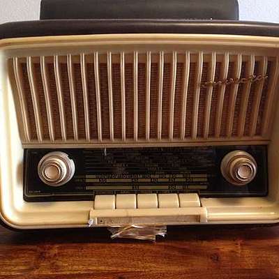 Timeline: LA RADIO ANTIGUA