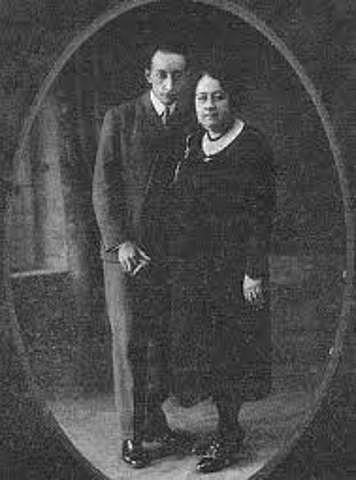 Se casa con su primera esposa, Clemencia Armado