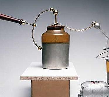 Nacimiento de Alessandro Volta y el condensador eléctrico