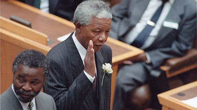 PRIMER PRESIDENTE NEGRO DE SUDÁFRICA