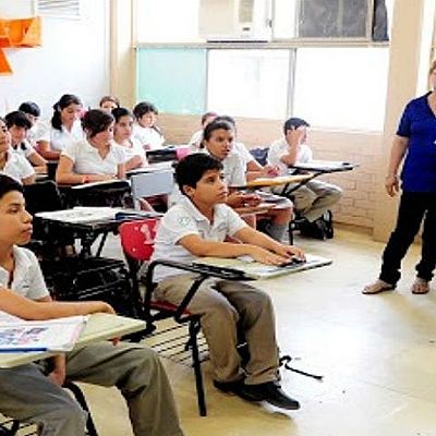 Timeline: THE HISTORY OF THE EDUCATION IN BOLIVIA  Timeline created by Vanessa Choque  Yrazoque