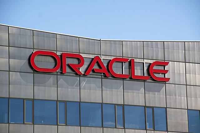Oracle entra em cena