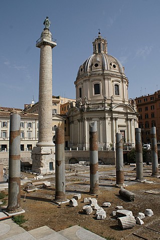 Prof - La séquence / Apollodore de Damas - "Colonne Trajane" (marbre Luna de Carrare, diamètre variant de 3,16 à 3,67 m x 44,1 m de hauteur, ordre dorique)