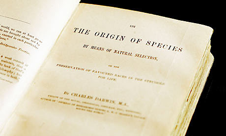 Charles Darwin scrive "L'origine delle specie"