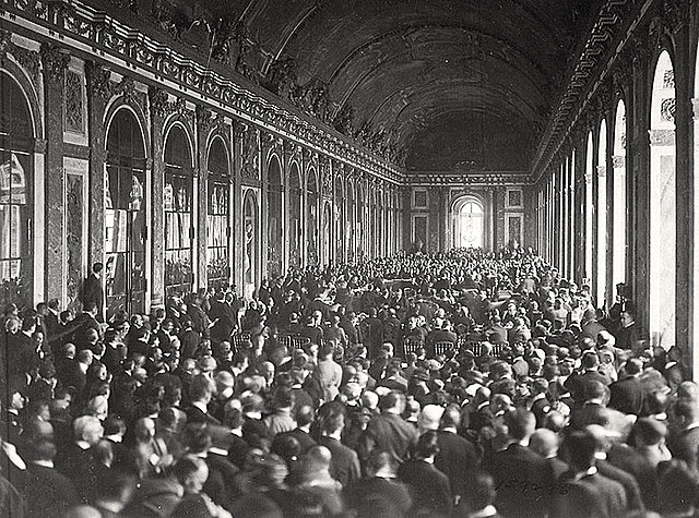 Fredsfördrag i Versailles