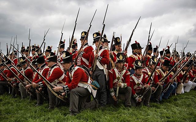1000's of redcoats in Boston