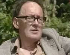 Edmund Leach -  No se trata de demostrar que la cultura es como la naturaleza, sino de mostrar cómo la cultura difiere de la naturaleza