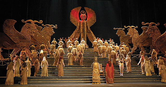 Giuseppe Verdi compone "Nabucco"