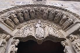 ESCULTURA: Portada de la azabacheria de La Catedral De Santiago