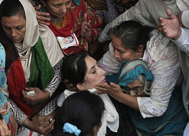 Malala saw Benzair Bhutto, an activist for girls get assassinated