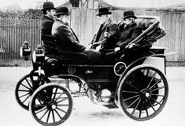 El primer taxi- empieza el servicio publico