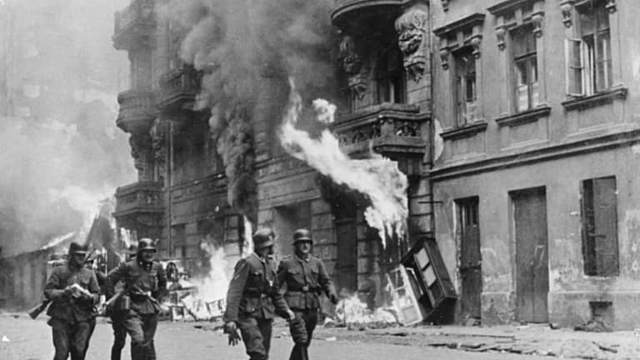 Warsaw Ghetto Established