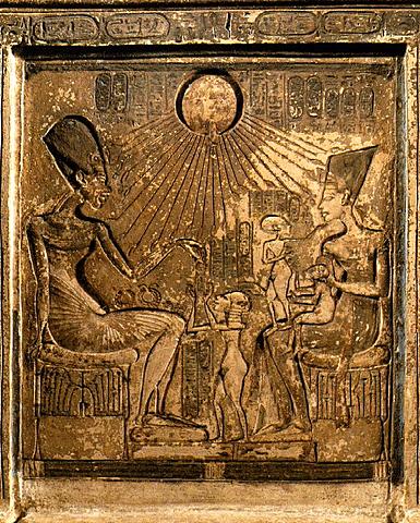 Relieve Akhenaton y Nefertiti