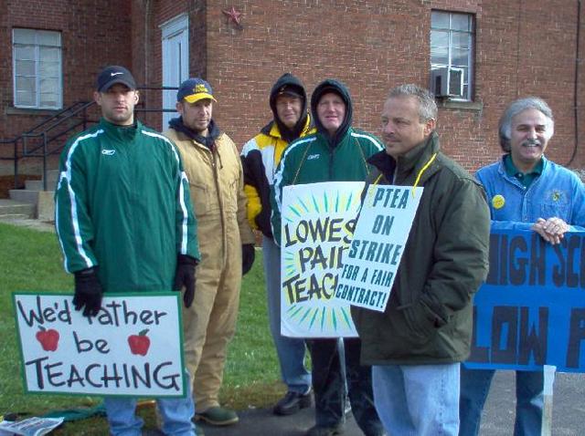 Labor unions begin using sit-down strickes