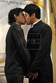 RECONOCER LOS MATRIMONIOS HOMOSEXUALES SUDÁFRICA