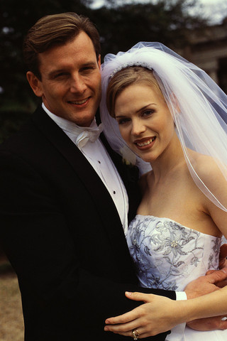 Laura marries a man named Almonzo