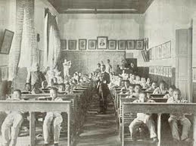 LAS PRIMERAS “ESCUELAS NUEVAS”