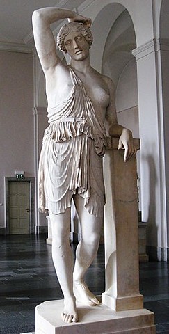 Amazona herida, de Crésilas