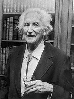 Erik Erikson (1902-1994)