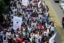 En el trabajo y en la huelga, con fuerza