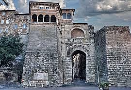 ARCO DE PUERTA ETRUSCA