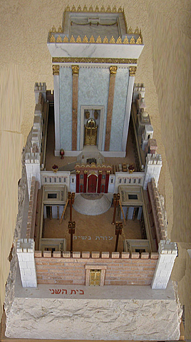 Tempelet blir bygd opp igjen