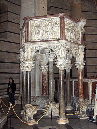 GÓTICO ITALIANO: Baptisterio de Siena. Nicola Pisano.