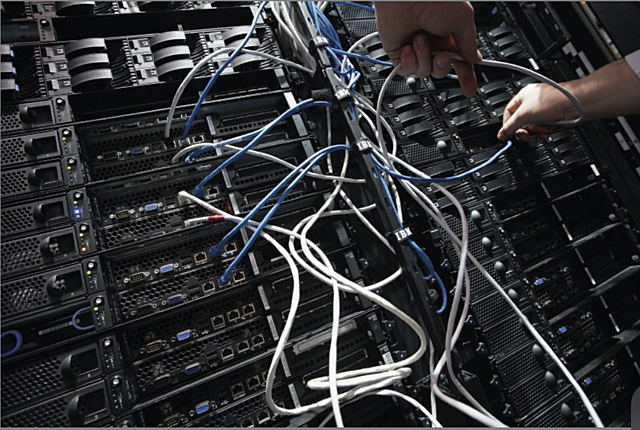 Apple accused of having 'dirty' energy facilities