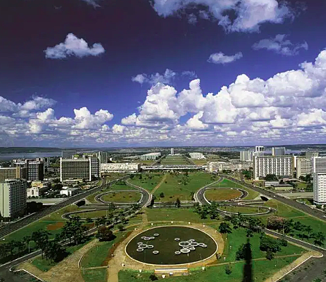 Brasília: uma nova capital para o Brasil.