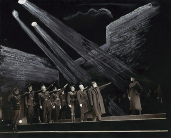 Welles' "Julius Caesar" opens on Broadway