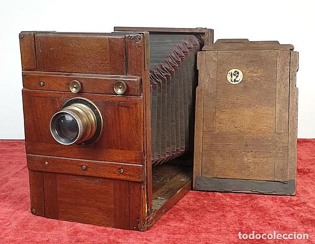 LA CÁMARA FOTOGRÁFICA