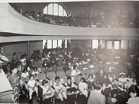 Membership: 450 (appx. 300 Spanish congregation, 150 English congregation)