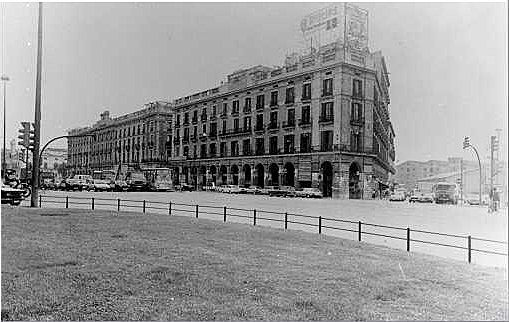 Els Porxos d'en Xifré: seu provisional de l'Escola