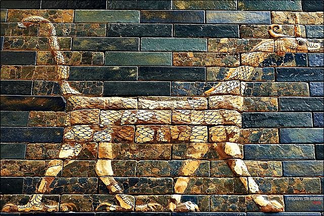 Dragón Vidriado de Isthar (580 a.C.)