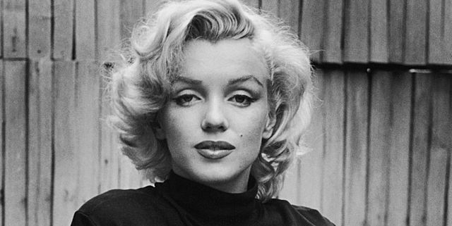 Marilyn Monroe dies
