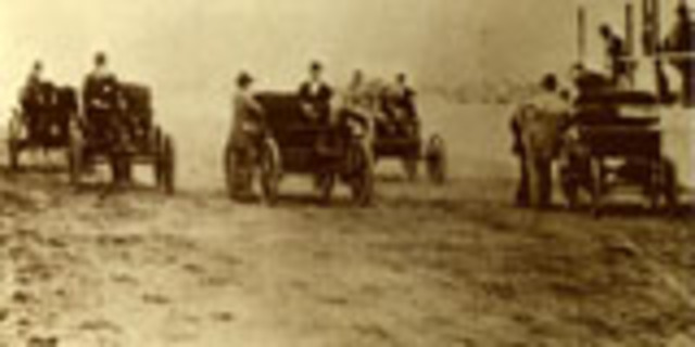 The first closed circuit automobile