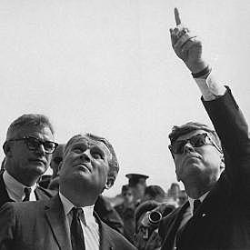 JFK's commitment to getting to the moon