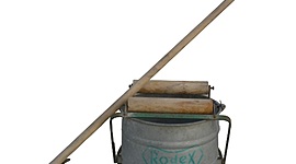 Timeline:  El pal de fregar. Manuel Jalón 1956 (XX) Per no haber d’acotar-nos a netejar i no fer-nos mal a l’esquena.